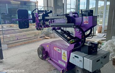 Монтаж стеклопакета с помощью стеклоробота Арлифт