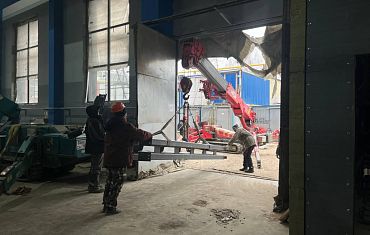 Монтаж балок с помощью мини-крана Арлифт