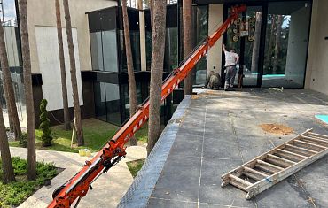 Работа мини-крана и вакуумного захвата Арлифт