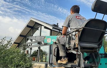 Монтаж стеклопакетов с помощью КМУ